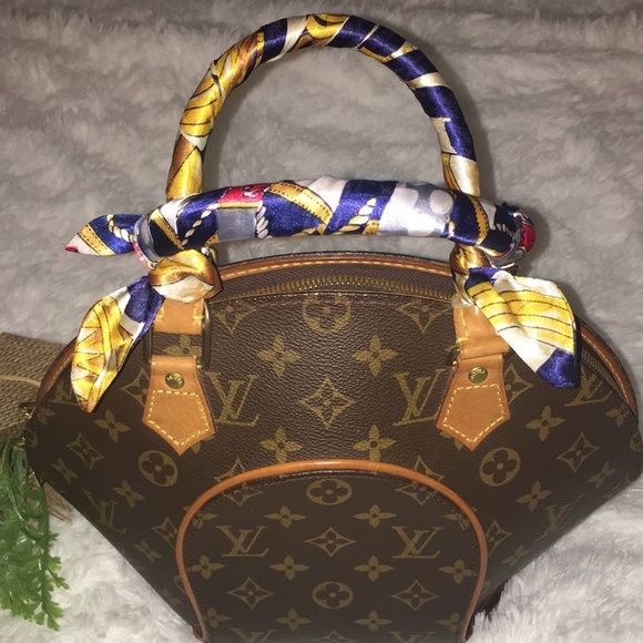 Louis Vuitton Handbags - AUTHENTIC Louis Vuitton Elipse PM Purse